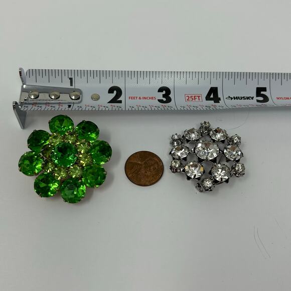 Lot 2 VTG Brooches Costume Jewelry Green Rhinestone Star Signed Clear Rhinestone - Picture 2 of 4
